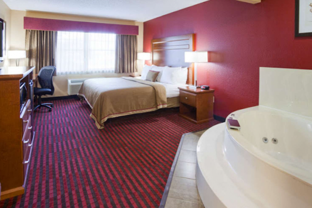 Quality Inn & Suites Stillwater 10/27
