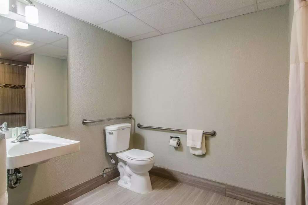 Red Roof Inn & Suites Middleborough 13/40