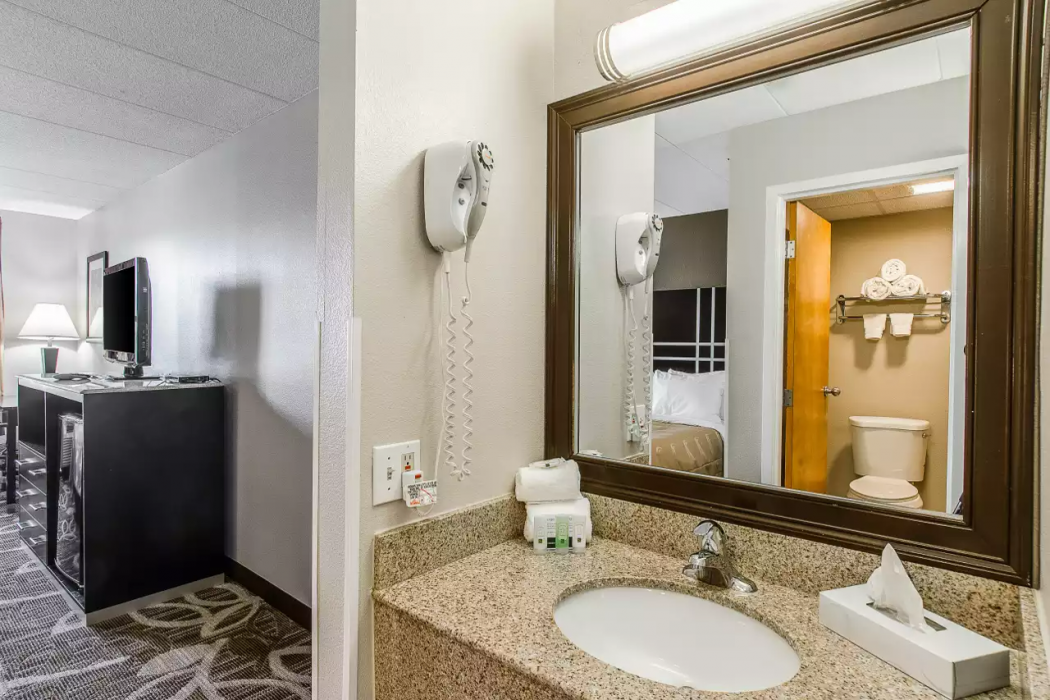 Red Roof Inn & Suites Middleborough 14/40