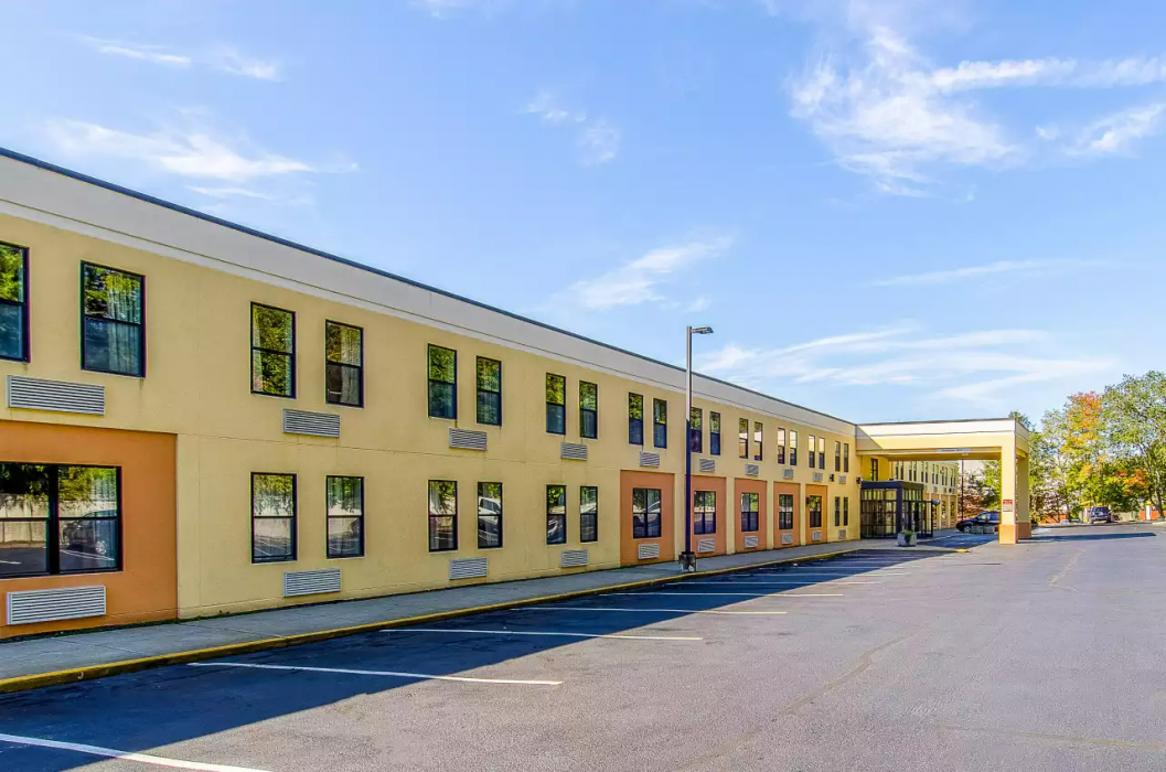 Red Roof Inn & Suites Middleborough 1/40