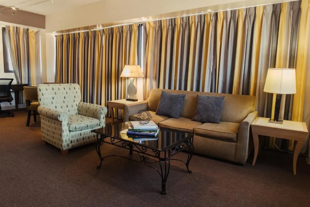 Stamford Suites Hotel 5/43
