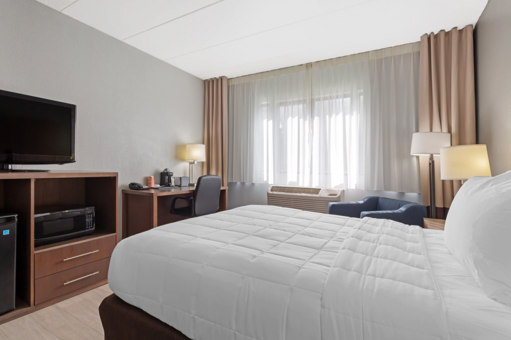 Clarion Hotel & Suites BWI Airport North 11/62