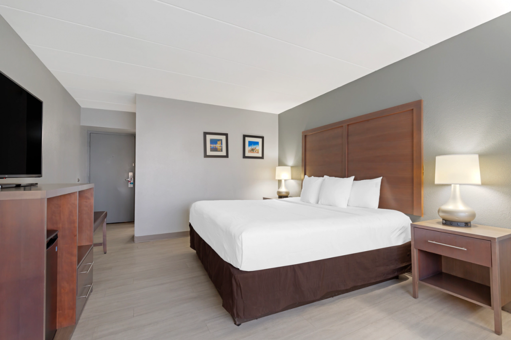 Clarion Hotel & Suites BWI Airport North 8/62