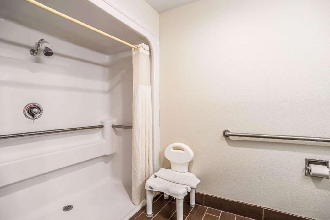 Quality Inn Carbondale University Area 8/26