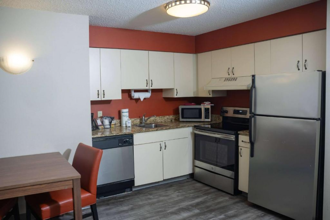 Hawthorn Suites by Wyndham Erie 15/34