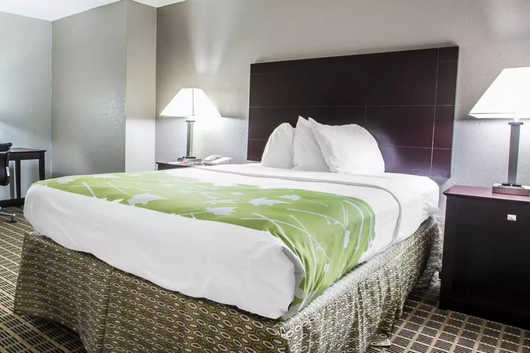 Econo Lodge Birmingham - Hoover 7/20