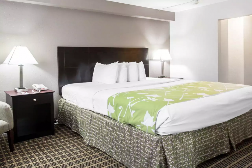 Econo Lodge Birmingham - Hoover 9/20