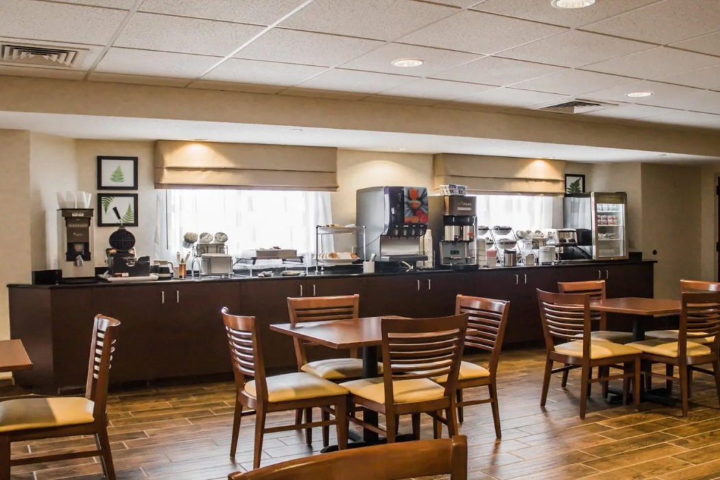Suburban Studios Johnstown - Richland Town Center 11/15