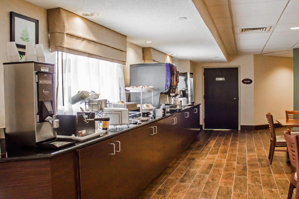 Suburban Studios Johnstown - Richland Town Center 12/15