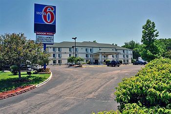 Motel6 Columbia, MO - East image