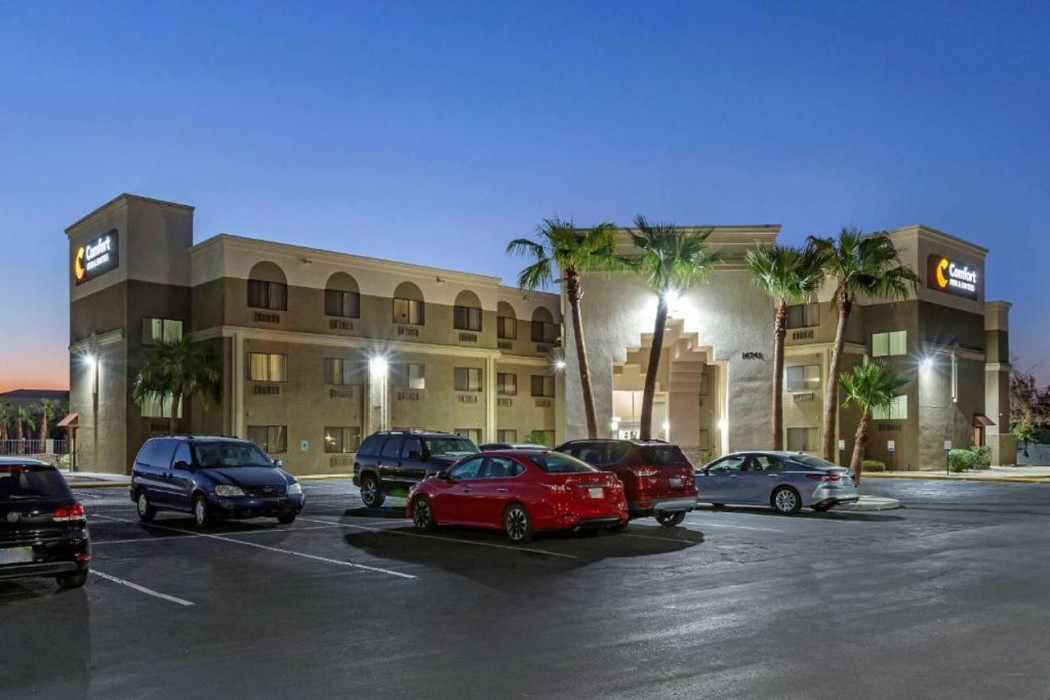 Comfort Inn and Suites Surprise Near Sun City West 2/55