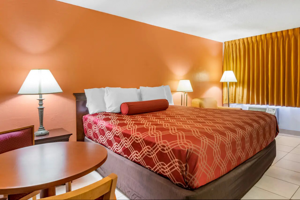 Econo Lodge Fort Myers Cape Coral 12/16