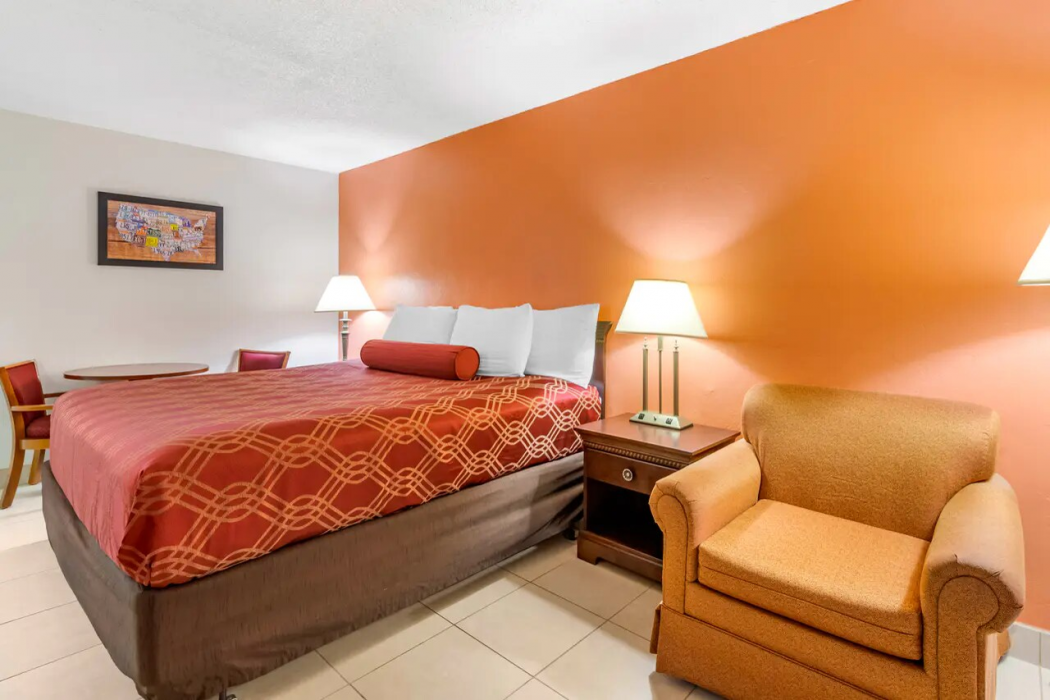 Econo Lodge Fort Myers Cape Coral 11/16