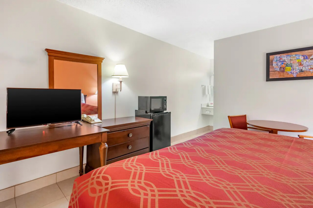 Econo Lodge Fort Myers Cape Coral 10/16