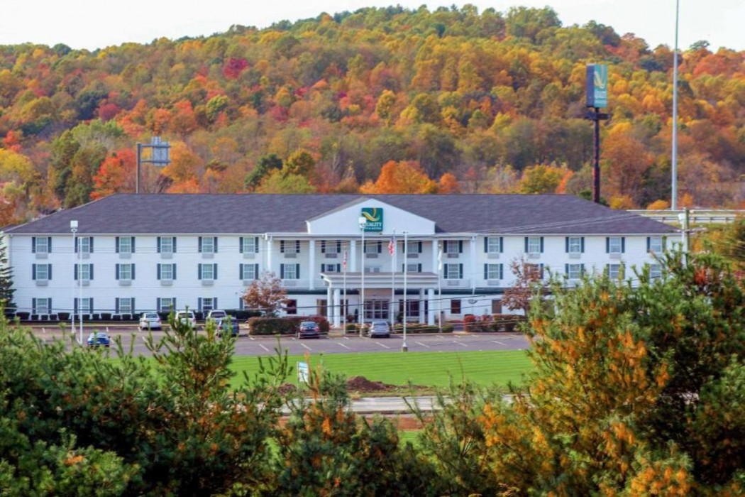 Quality Inn Suites Bellville Mansfield 1/27