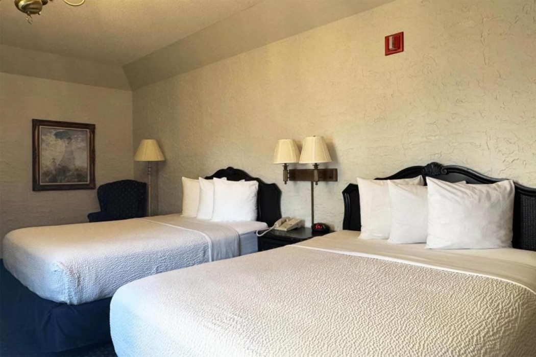 The Chateau Hotel And Conference Center 10/53