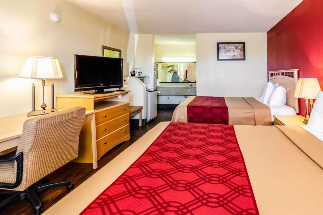 Econo Lodge Christiansburg-Blacksburg I-81 8/18
