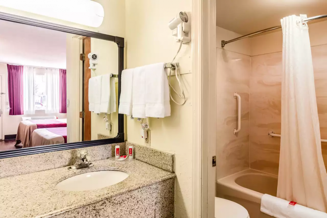 Econo Lodge Christiansburg-Blacksburg I-81 13/18
