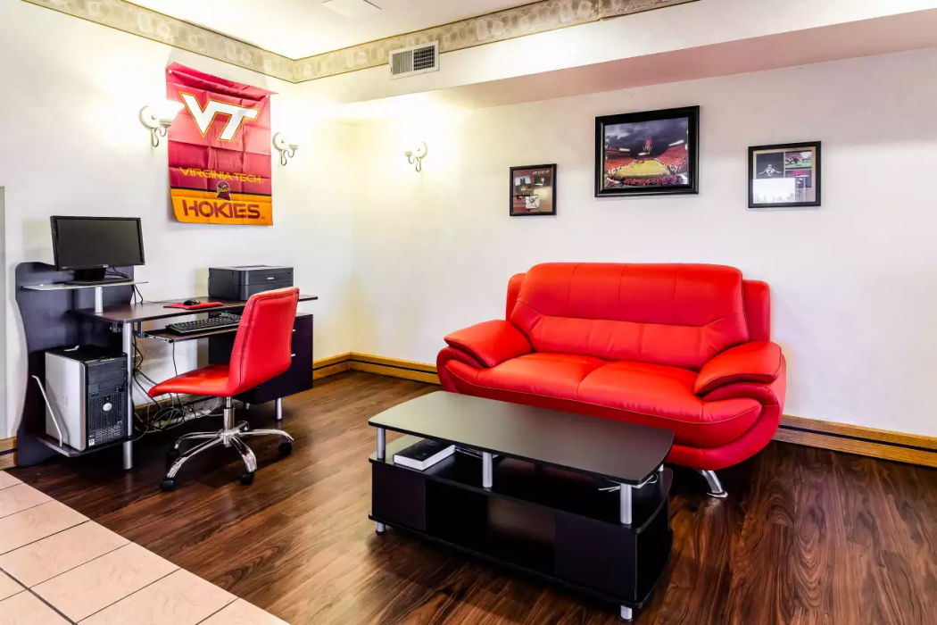 Econo Lodge Christiansburg-Blacksburg I-81 7/18