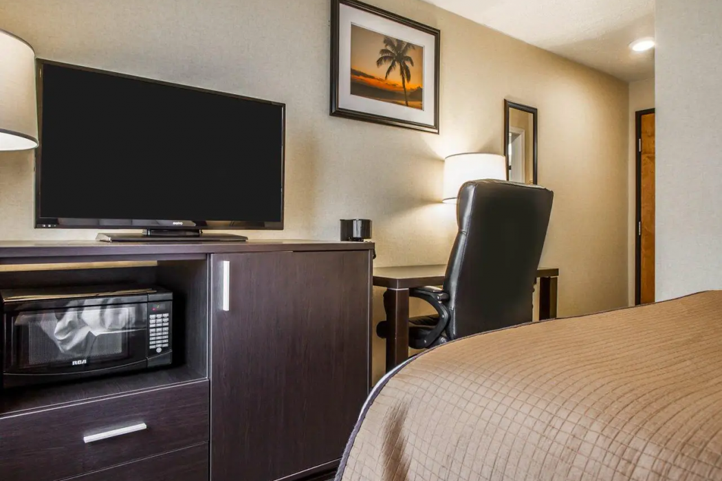 Quality Inn & Suites South Portland, ME 6/12