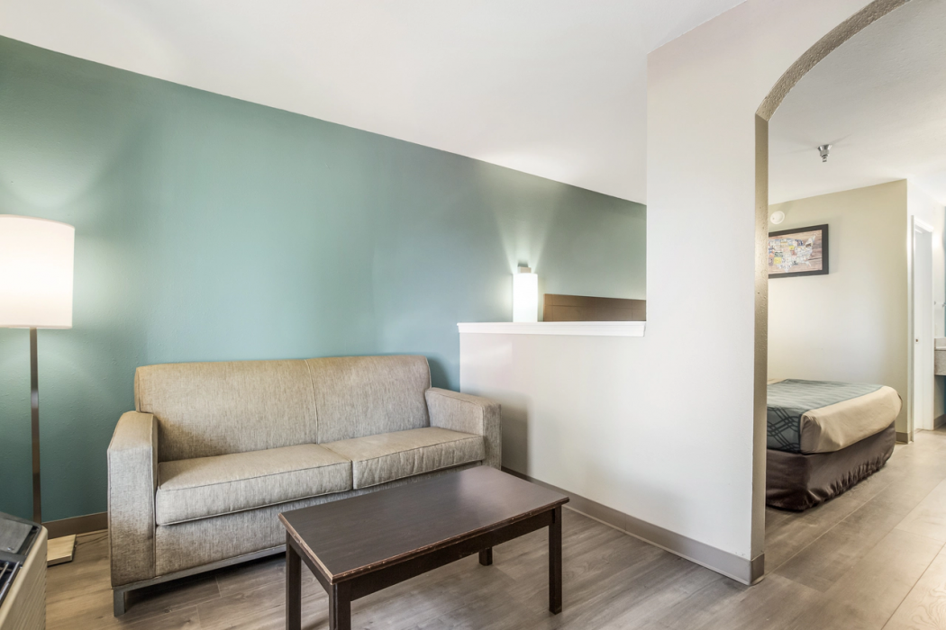 Econo Lodge Inn & Suites Brooks - Louisville South 14/23