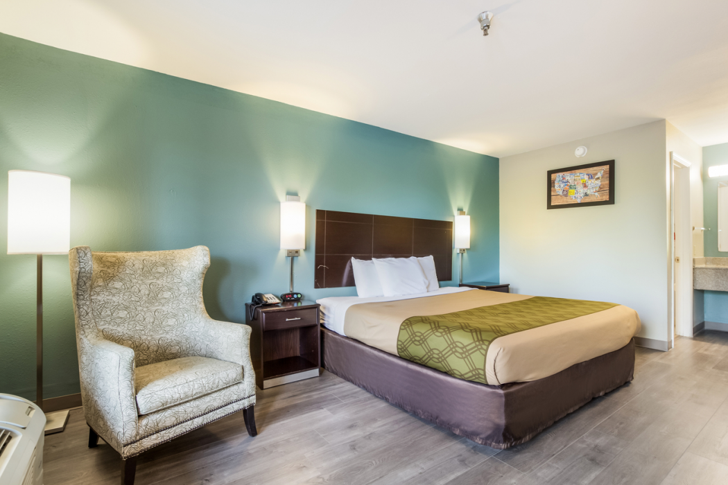 Econo Lodge Inn & Suites Brooks - Louisville South 12/23