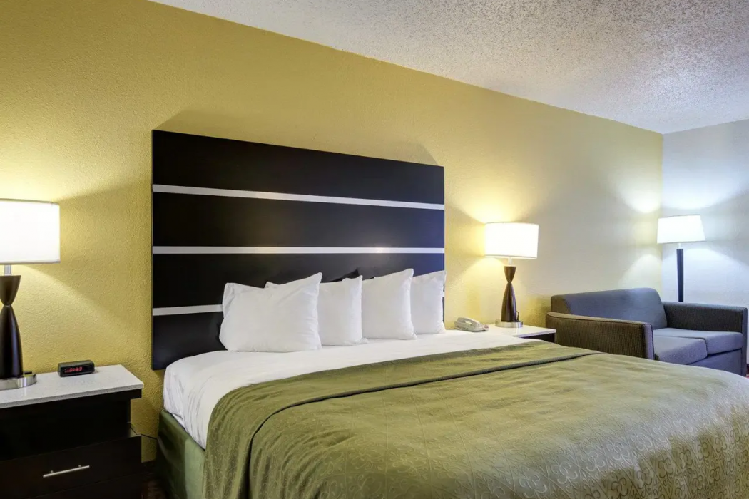 Quality Inn Fort Smith I-540 10/31