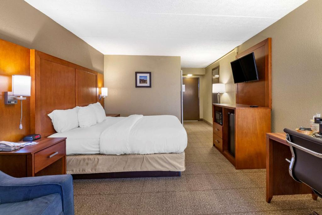 Comfort Inn Alliance 6/21