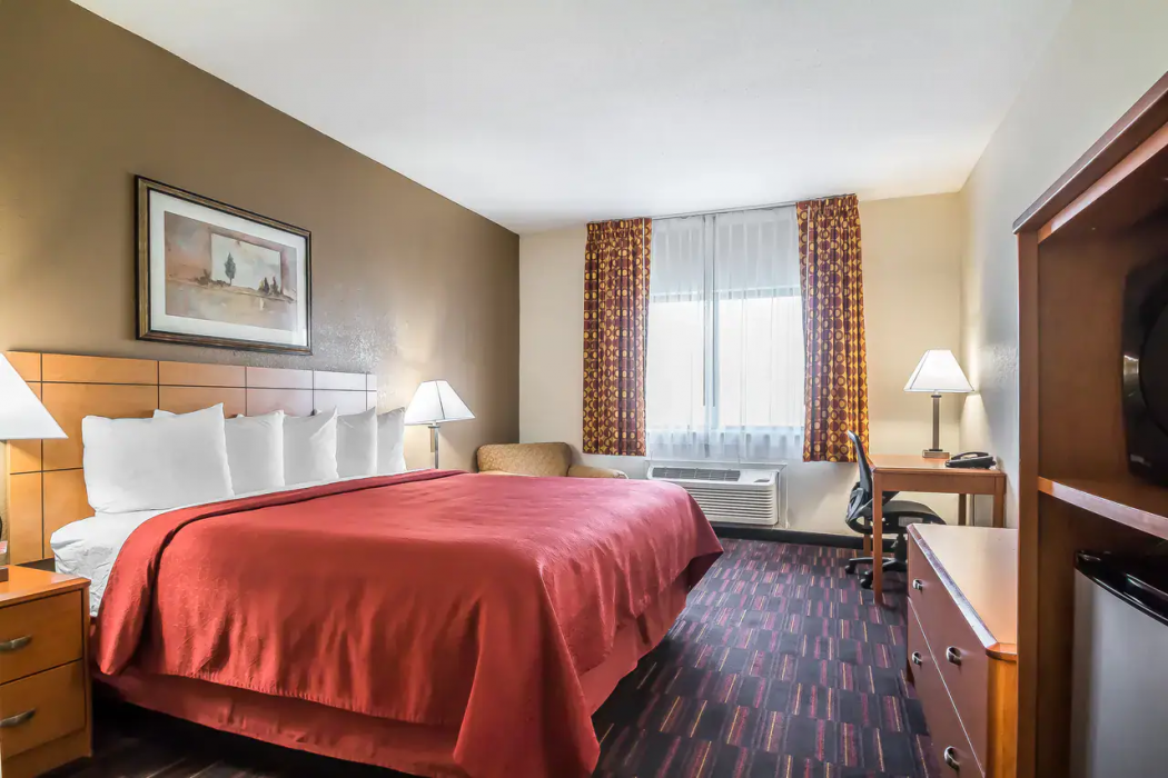Quality Inn Coralville - Iowa River Landing 13/25