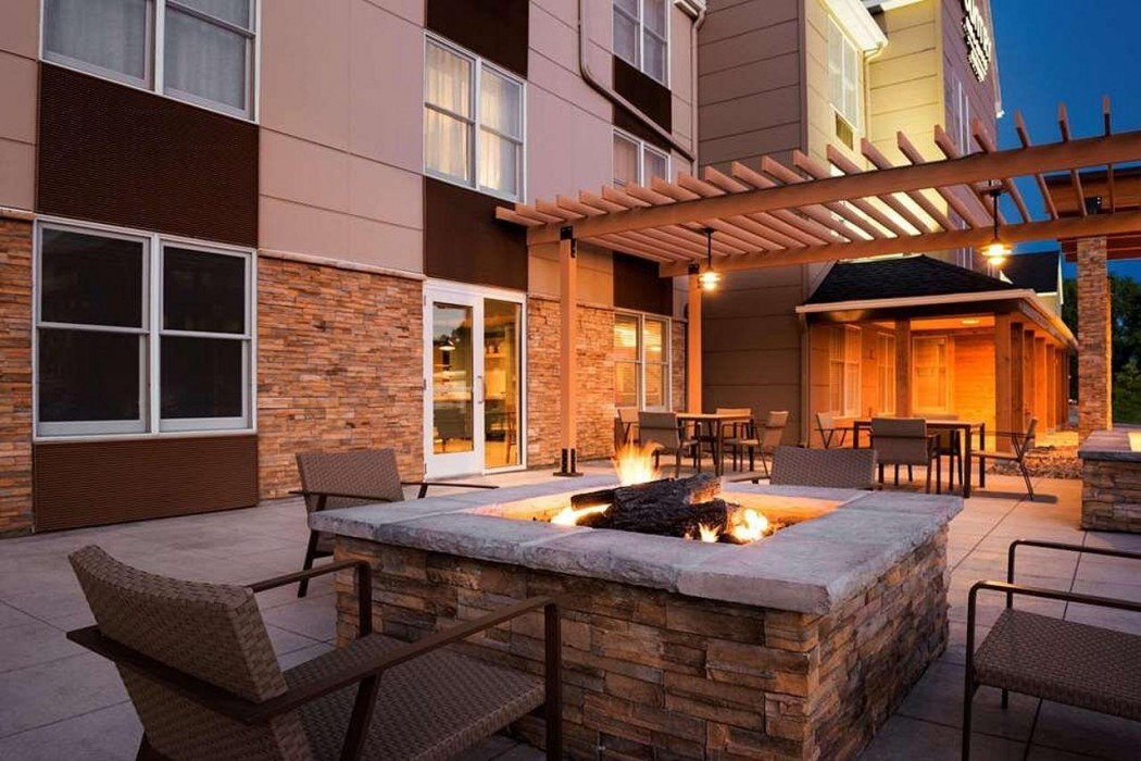 Country Inn and Suites By Radisson Minneapolis West, MN 7/22