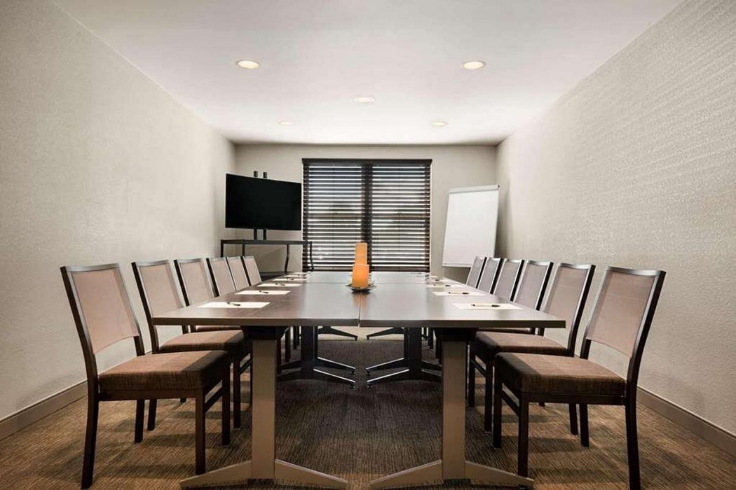 Country Inn and Suites By Radisson Minneapolis West, MN 5/22