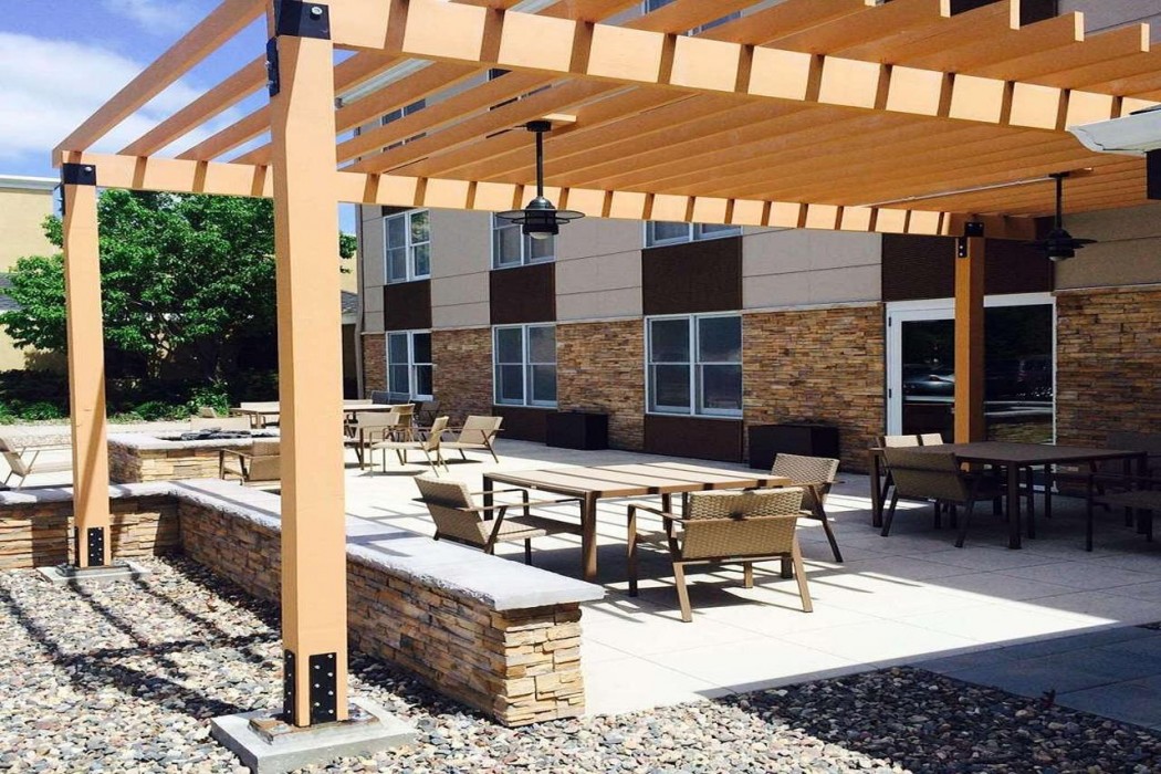 Country Inn and Suites By Radisson Minneapolis West, MN 8/22