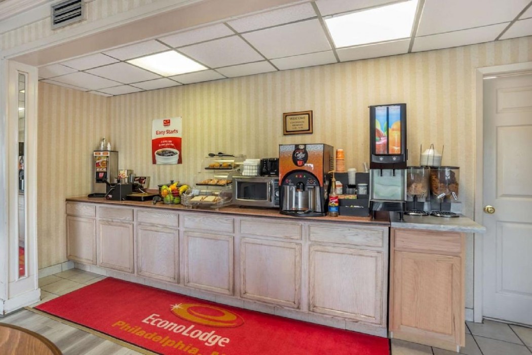 Econo Lodge Inn & Suites Philadelphia MS 48/80