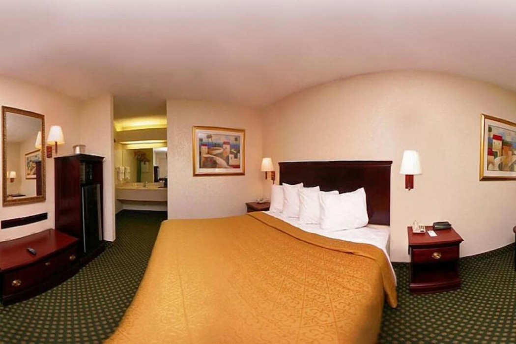 Econo Lodge Inn & Suites Philadelphia MS 27/80