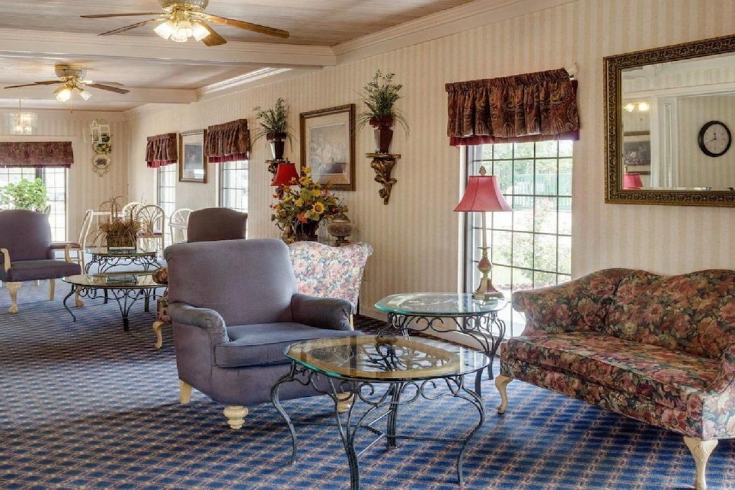 Econo Lodge Inn & Suites Philadelphia MS 11/80