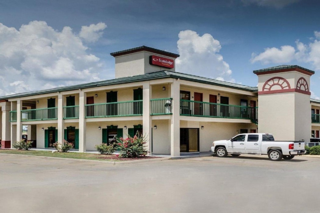 Econo Lodge Inn & Suites Philadelphia MS 2/80
