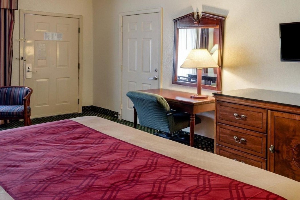 Econo Lodge Inn & Suites Philadelphia MS 31/80