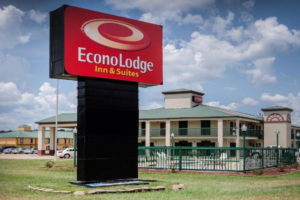 Econo Lodge Inn & Suites Philadelphia MS 3/80