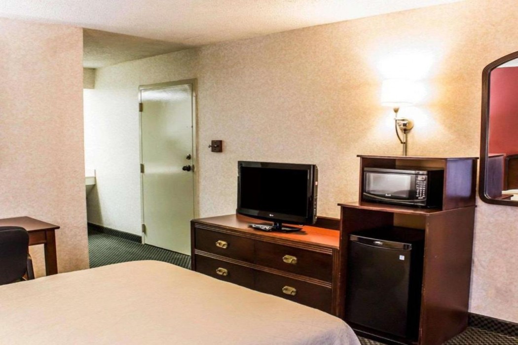 Quality Inn Roanoke Rapids 4/25
