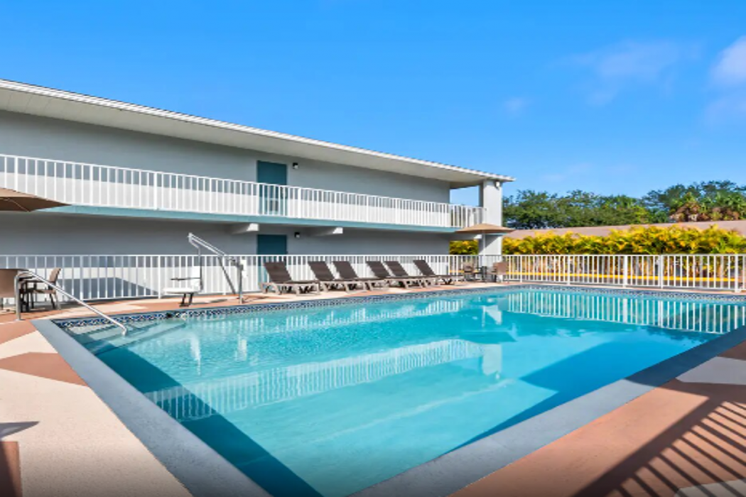 Quality Inn Orange City near Blue Spring State Park 20/33
