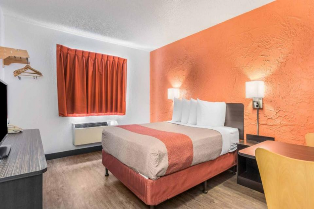 Motel6 Elk Grove Village, IL 19/44