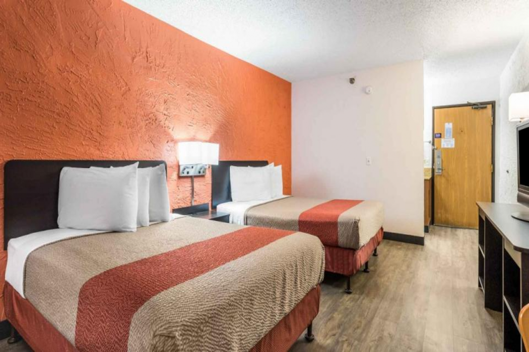 Motel6 Elk Grove Village, IL 11/44
