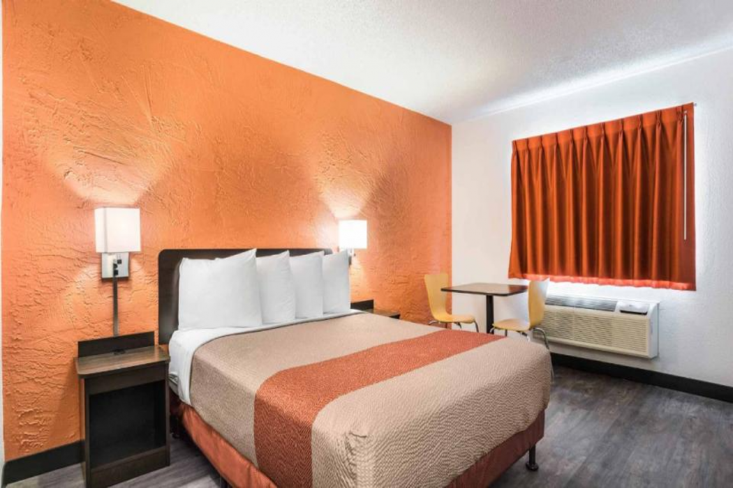 Motel6 Elk Grove Village, IL 13/44