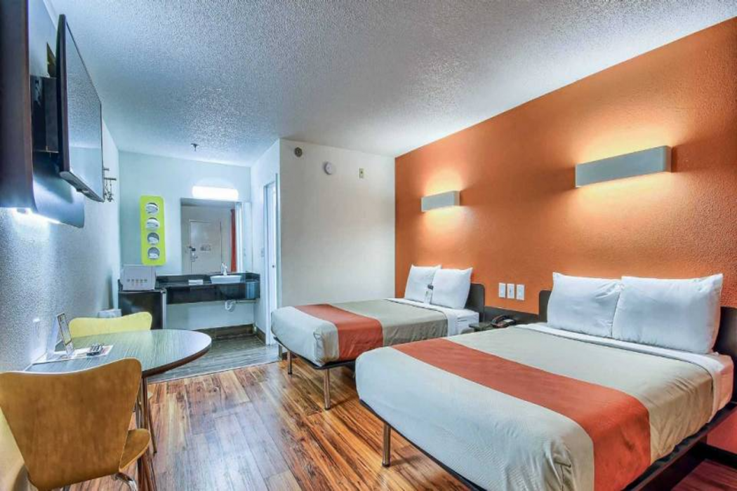Motel6 Columbus, OH - West 19/58