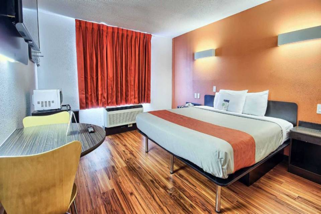 Motel6 Columbus, OH - West 16/58