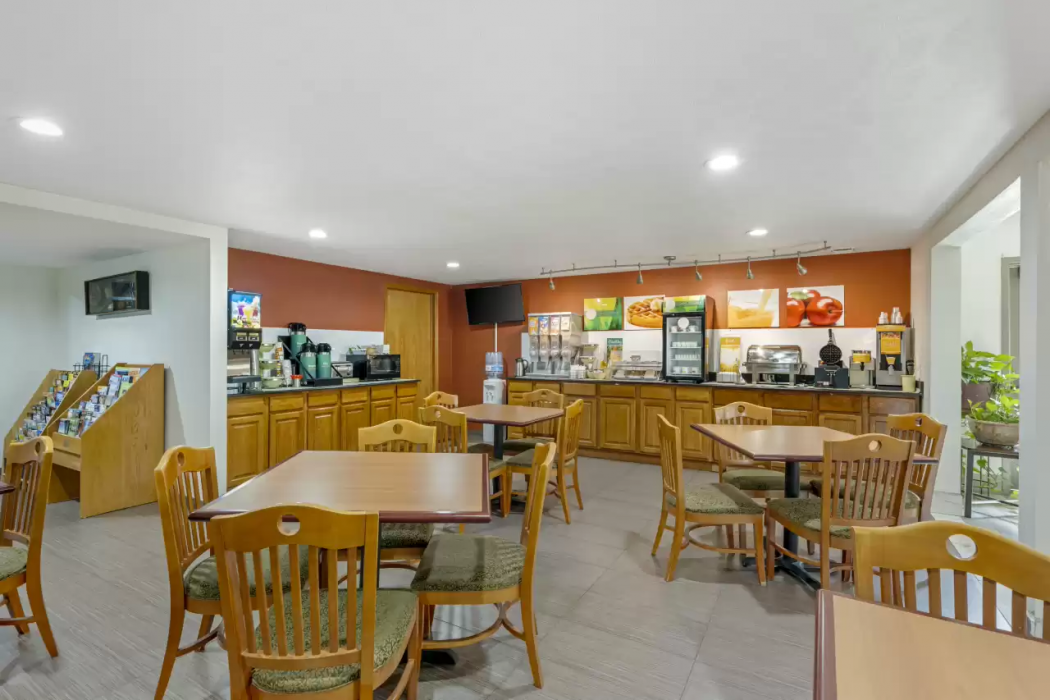 Quality Inn & Suites Lincoln South 12/26