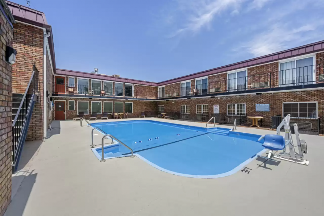 Quality Inn & Suites Lincoln South 16/26