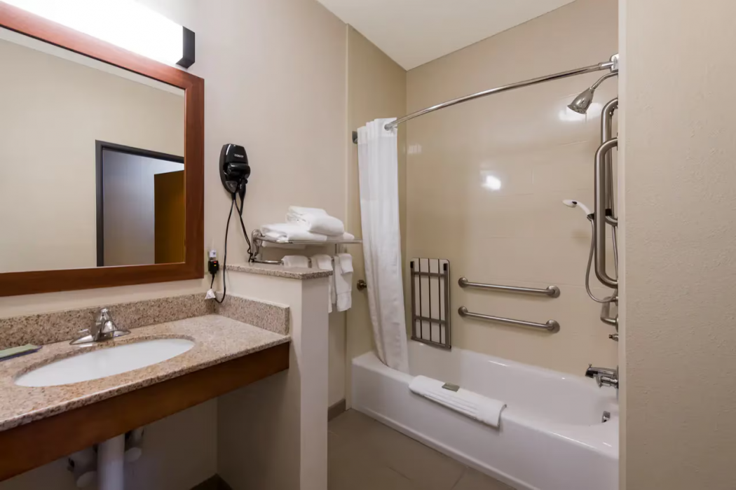 Comfort Inn Wichita East 13/25