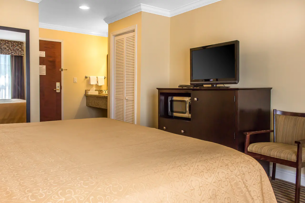 Quality Inn Near Mountain Creek 22/44