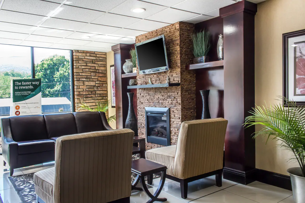 Quality Inn Near Mountain Creek 7/44